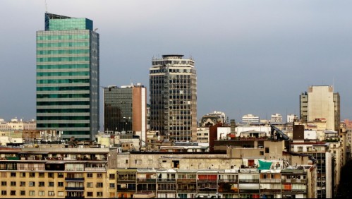 Probables tormentas eléctricas en Santiago: Fenómeno afectaría a tres regiones del país