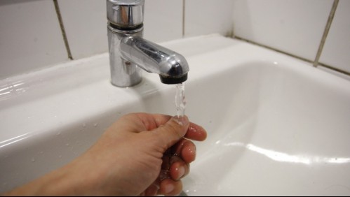 Turbiedad en ríos que abastecen de agua potable a Santiago: ¿Podrían cortar el suministro?