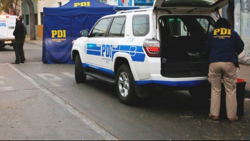 Trabajador muere aplastado por una grúa de carga mientras la bajaba desde un camión