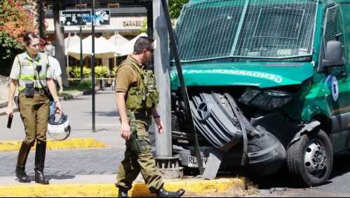 Carro de Gendarmería choca mientras transportaba a detenidos: Hay cuatro personas lesionadas