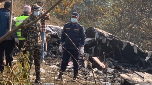 Tragedia aérea en Nepal: Sube a 67 el número de muertos en accidente de avión