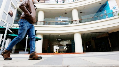 Delincuentes armados asaltan tienda de tecnología en Boulevard de Viña del Mar