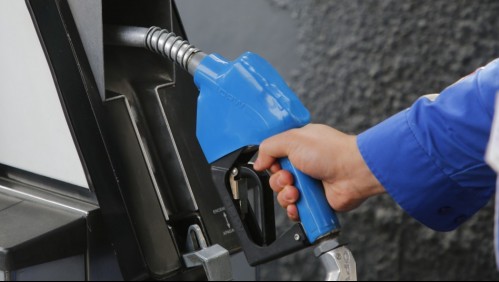 Proponen que bencinas bajen $36 por litro cada tres semanas: ¿De qué se trata la iniciativa?
