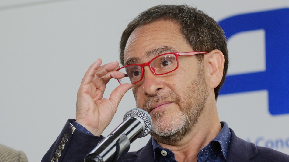 Ministro Juan Carlos García / Aton