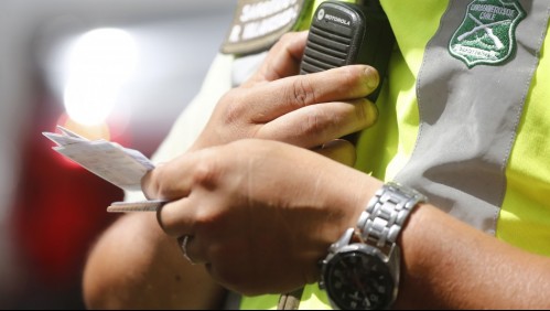 ¡Insólito! Carabinero manejaba una patrulla y recibió un parte cursado por otro funcionario