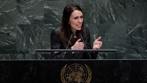 Primera ministra de Nueva Zelanda confirma que renunciará en febrero