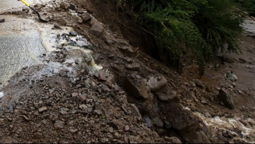 Aluvión en Lo Barnechea deja 21 personas aisladas: Podría causar 'turbiedad' en el Río Mapocho