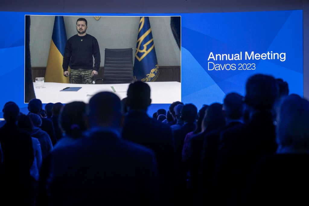 Presidente de Ucrania, Volodymyr Zelensky, durante presentación en Davos.