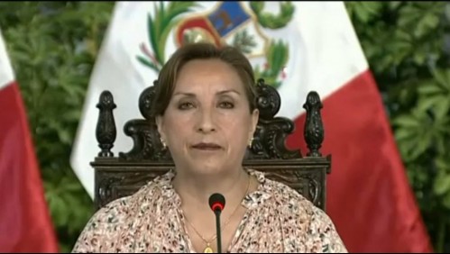 Presidenta de Perú condena manifestaciones y acusa de querer 'generar caos para tomar el poder'
