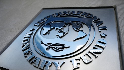 FMI prevé una recuperación económica para Chile en 2023 y llama a 