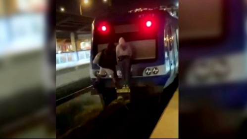 Video muestra que jóvenes viajaron colgados en parte exterior del Metro en Valparaíso: Recorrieron una estación