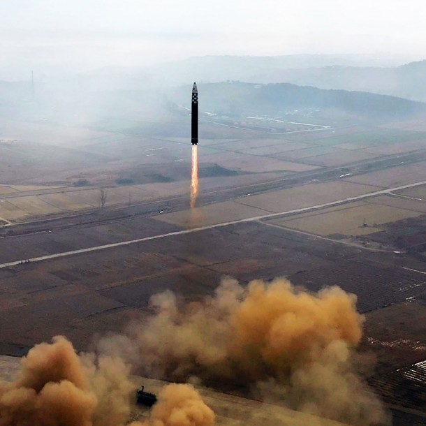 Prueba de misil balístico norcoreano. Créditos:AFP PHOTO/KCNA VIA KNS