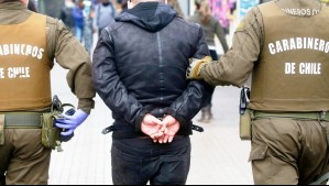 Sobrino estrella auto contra casa de sus familiares, entra a la fuerza y los amenaza antes de comenzar a disparar