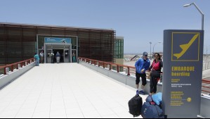 'Por amenaza real o un mal chiste': Así informó el capitán la evacuación de avión en Iquique por aviso de bomba