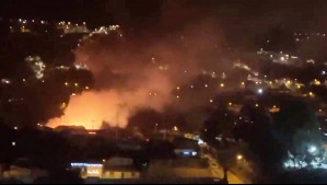 Incendio estructural afecta a al menos 7 viviendas en Valparaíso