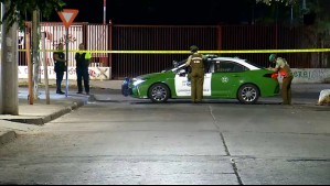 Encuentran a hombre fallecido y con siete disparos en plena calle: Investigan homicidio en Santiago Centro
