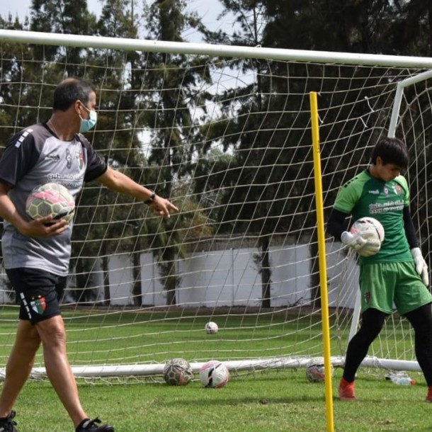 Patricio Toledo formando arqueros