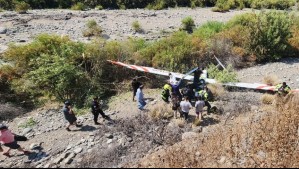 Planeador cae en ribera del río Mapocho en la comuna de Vitacura