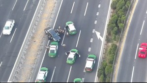Intentó huir de la policía: Conductor ebrio quiso atropellar a Carabineros y chocó en la Autopista Central