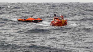 Mujer y niño mueren en naufragio de buque con migrantes frente a las costa de Grecia