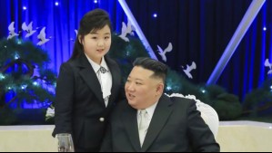 Así fue la reaparición de la pequeña hija de Kim Jong-un: Se presentó en un banquete militar junto a su padre