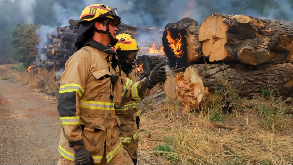 Toque de queda por incendios forestales: ¿En qué comunas regirá la restricción?