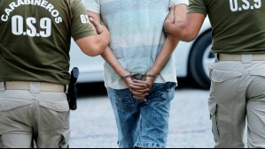 Presunto autor de un homicidio fue detenido mientras caminaba por Recoleta: Tiene extenso prontuario policial