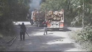 Video muestra ataque a camioneros en La Araucanía: Los amenazaron con armas de fuego e incendiaron un vehículo
