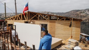 Montes y altos precios para adquirir viviendas de emergencia: 'Desde la necesidad puede que quieran hacer un negocio'