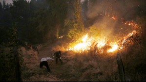 Corma denuncia alza en intencionalidad de incendios en el sur y que emergencia está 'lejos de haber terminado'