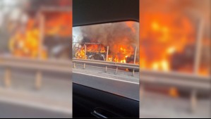 Bus incendiado provoca restricción de pistas y alta congestión en Ruta 68