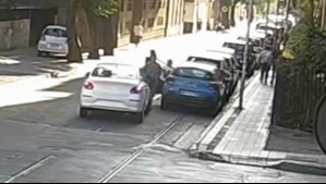 Video muestra violenta encerrona a conductora en Barrio Yungay