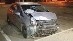 Delincuentes chocan con un poste tras robar vehículo a mujer: Dos menores de edad y un adulto fueron detenidos