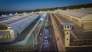 El Salvador: Video compartido por Bukele muestra traslado de 2.000 pandilleros a megacárcel