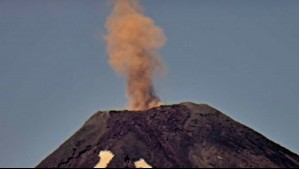 Volcán Villarrica presenta pulsos eruptivos y registra un nuevo sismo: Se mantiene Alerta Amarilla