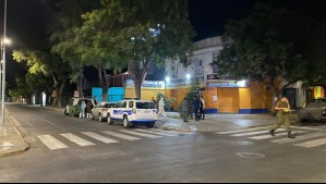 PDI frustra robo con arma de servicio en Santiago: Logró la detención de uno de los tres delincuentes que lo asaltaron
