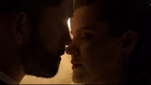 'No me mire así, no se me acerque así': El romántico encuentro entre Pedro y la detective Sara en 'Hijos del Desierto'