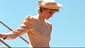 La doble holandesa de la princesa Diana causa sensación bailando con su icónico vestido de Cannes