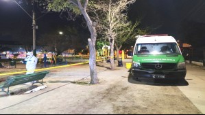 Tenía heridas cortopunzantes: Hombre fallece en plaza de Estación Central