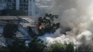 Gran incendio se registra en el centro de Santiago