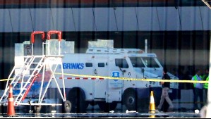 Guardia de camión asaltado en aeropuerto relata minutos de terror: 'Le terminé quitando la escopeta al delincuente'