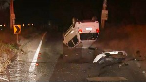 Encuentran auto volcado, cerrado y sin pasajeros en su interior en Camino Lonquén