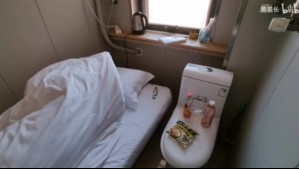 ¿Dormirías al lado de un inodoro? Conoce las microhabitaciones que ofrece un hotel en China