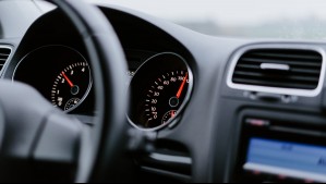 Niño de 2 años muere debido a un golpe de calor tras ser 'olvidado' por su padre en su auto en Estados Unidos