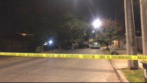 Delincuentes huyen de fiscalización disparando a Carabineros y roban una camioneta para escapar en La Reina