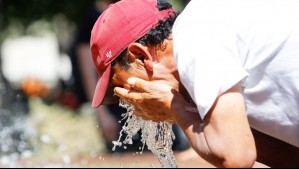 A hidratarse y usar bloqueador: Emiten aviso por altas temperaturas para siete regiones del país