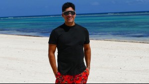 Con el cabello rubio: Chyno Miranda reaparece cantando en un emotivo video junto a Nacho