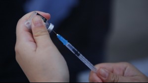 Comienza campaña 'Vacúnate con la dupla': Busca incentivar inoculación contra Influenza y Covid-19