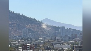 Videos muestran desprendimiento de tierra en cerro San Cristóbal por fuerte sismo en la zona centro