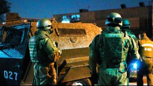 Tuvo que llegar el GOPE para detenerlo: Hombre se parapetó tras amenazar a su madre de 64 años